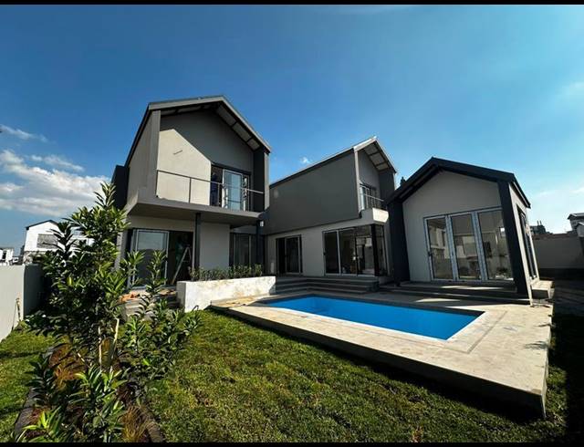 4 BEDROOM HOUSE FOR SALE IN FOUNTAINBROOK ESTATE